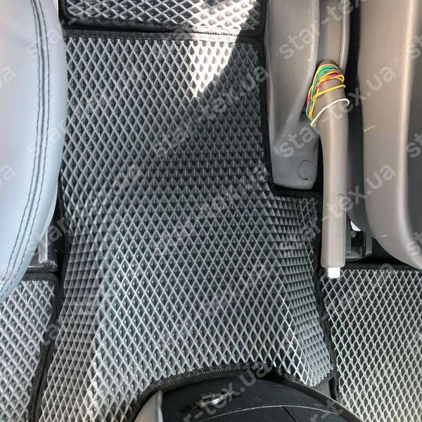 Комплект ковриков на 1-й ряд на Hyundai H-1 II (2007 - ) 1+1 EVA/Ромб Черный/Черный 15917-01-21-41 фото 4