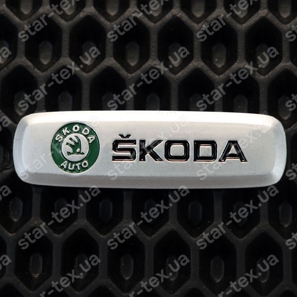 Металлический логотип для автомобильных ковриков Skoda 17193-04-44-00 фото 2