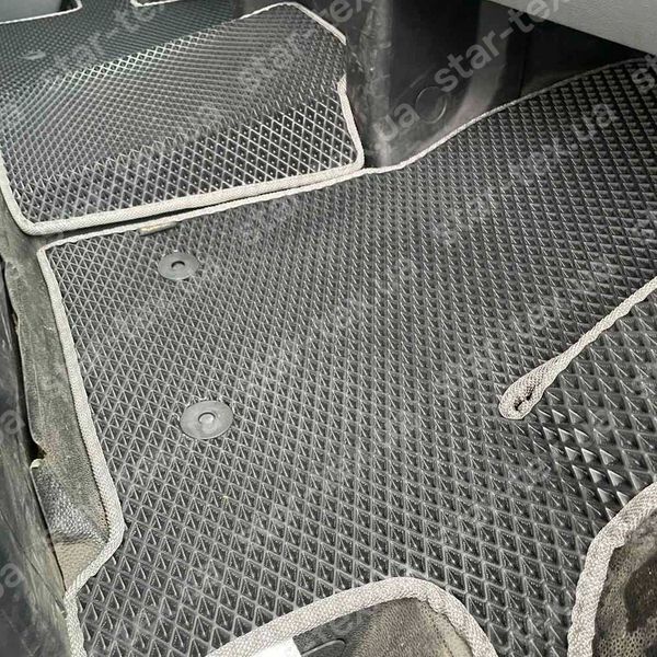 Комплект ковриков на 1-й ряд на Ford Transit VII (2014 - ) 1+2 EVA/Ромб Черный/Черный 14677-01-21-41 фото 4