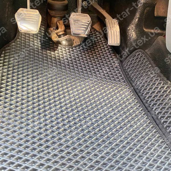 Комплект ковриков на 1-й ряд на Ford Transit VI (2006 - 2014) EVA/Ромб Черный/Черный 13544-01-21-41 фото 3