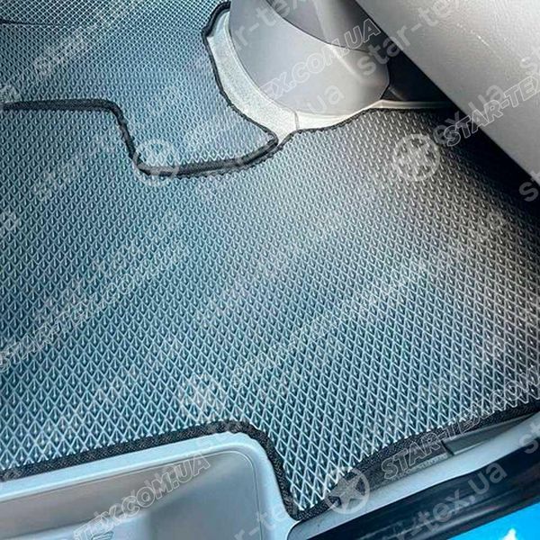 Комплект килимків на 1-й рядок на Hyundai H-350 (2014 - ) 1+2 EVA/Ромб Чорний/Чорний 11104-01-21-41 зображення 3