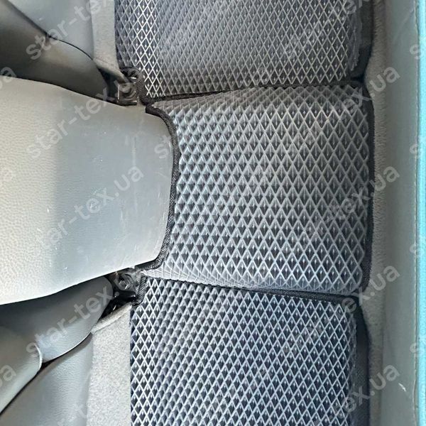 Комплект ковриков в салон на KIA Soul EV I (2014 - 2019) EVA/Ромб Черный/Черный 13704-01-21-41 фото 21